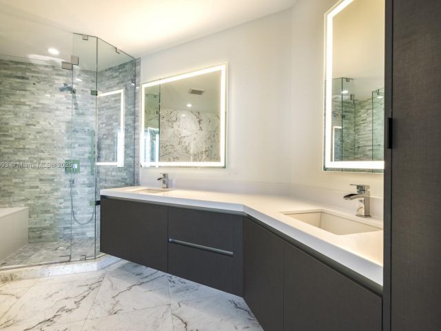 Продажа квартиры #2403 - фото 6762140