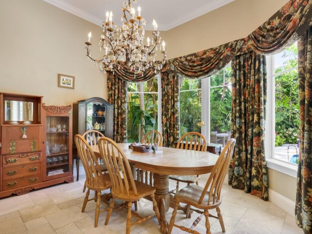 Продажа дома по адресу 2409 NE 12th Street - фото 6765337