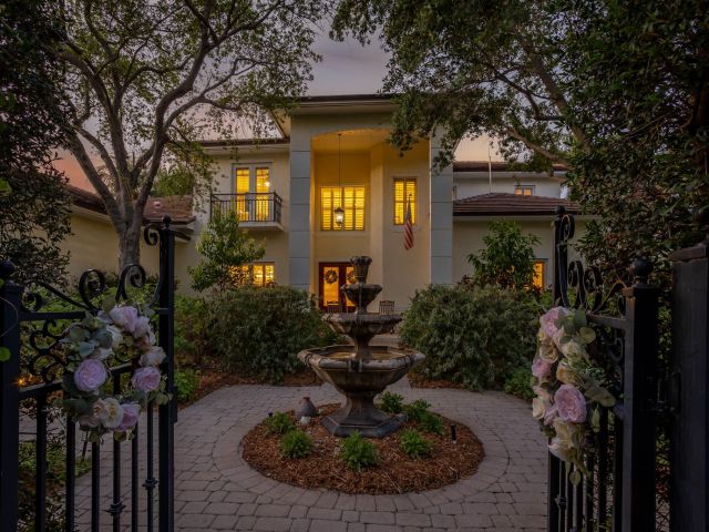 Продажа дома по адресу 2409 NE 12th Street - фото 6765348