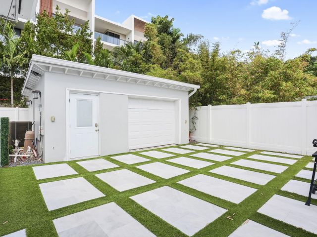 Продажа дома по адресу 3025 Center Avenue - фото 6777792