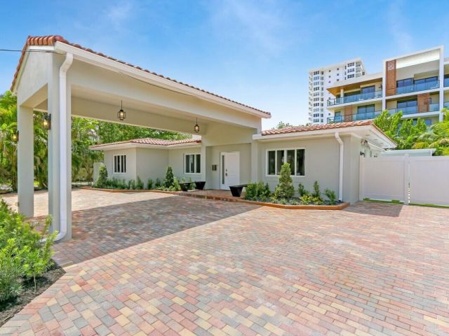 Продажа дома по адресу 3025 Center Avenue - фото 6777809