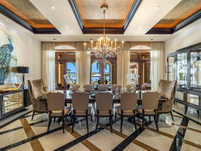 Продажа дома по адресу 210 Palm Avenue - фото 6761336