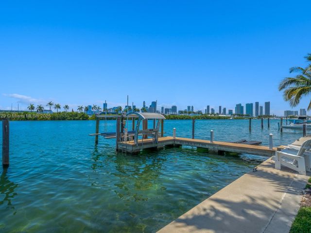 Продажа дома по адресу 210 Palm Avenue - фото 6761339