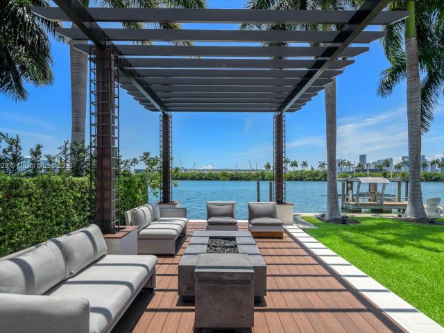 Продажа дома по адресу 210 Palm Avenue - фото 6761342