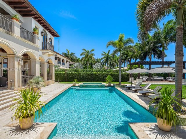 Продажа дома по адресу 210 Palm Avenue - фото 6761346