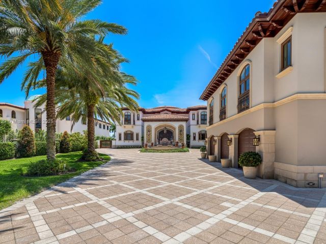 Продажа дома по адресу 210 Palm Avenue - фото 6761349