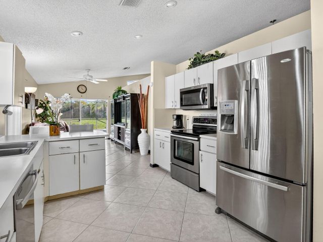 Продажа дома по адресу 8130 Nadmar Avenue - фото 6762954