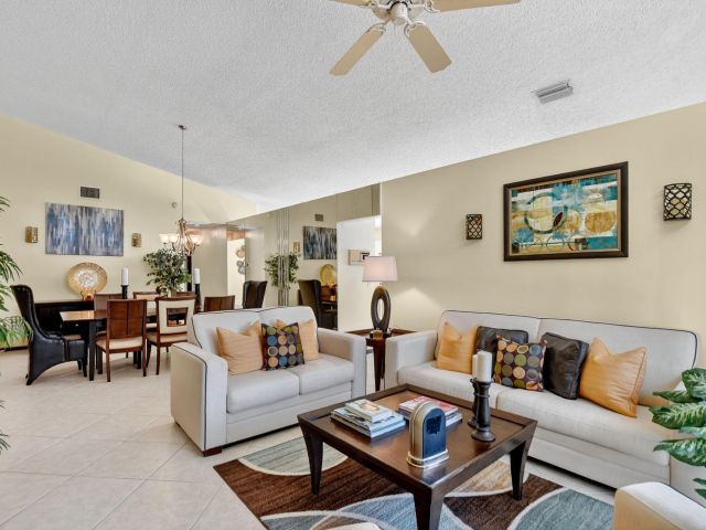 Продажа дома по адресу 8130 Nadmar Avenue - фото 6762958