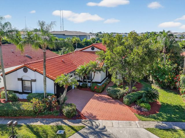 Продажа дома по адресу 8130 Nadmar Avenue - фото 6762966