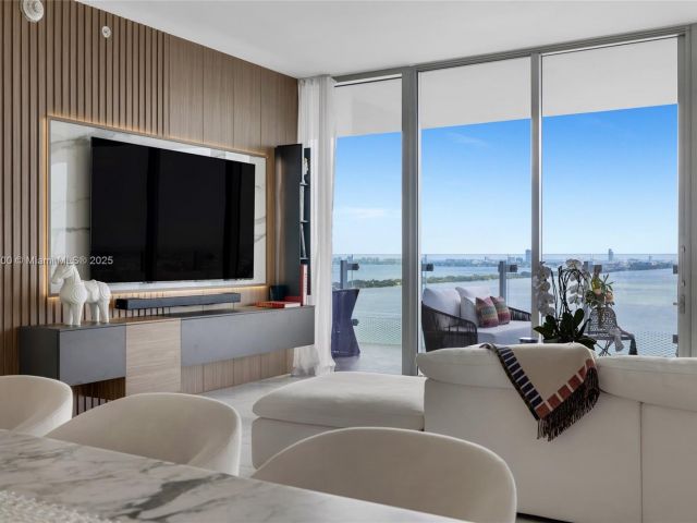 Продажа квартиры #2202 - фото 6762452