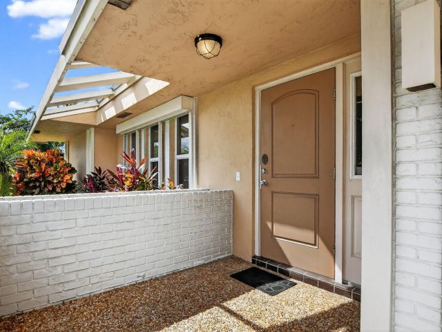 Продажа дома по адресу 1273 SW 25th Avenue - фото 6762556