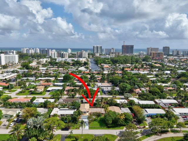 Продажа дома по адресу 1300 NE 26th Avenue NE - фото 6846730