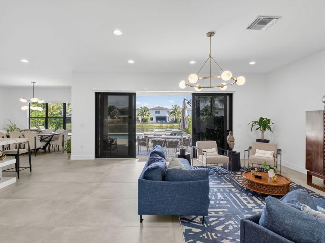 Продажа дома по адресу 8573 Apple Falls Lane - фото 6779845