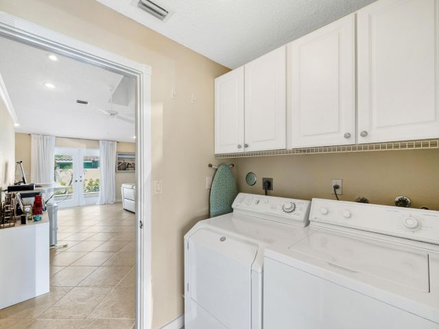 Дом в аренду по адресу 7661 W Country Club Boulevard - фото 6763991