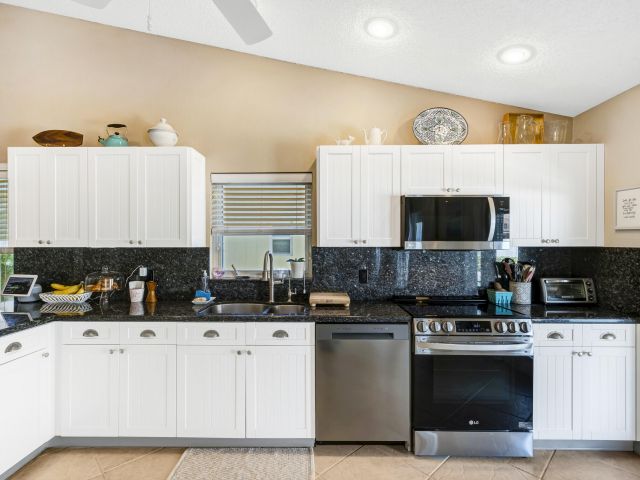 Дом в аренду по адресу 7661 W Country Club Boulevard - фото 6764001