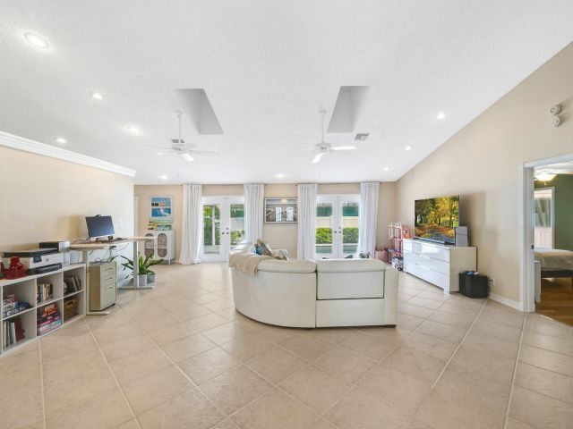 Дом в аренду по адресу 7661 W Country Club Boulevard - фото 6764007