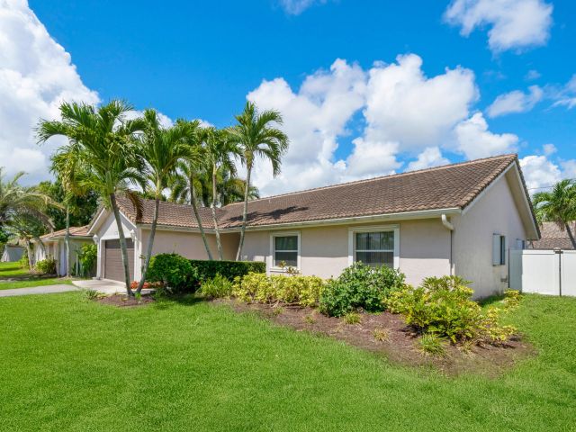 Дом в аренду по адресу 7661 W Country Club Boulevard - фото 6764009