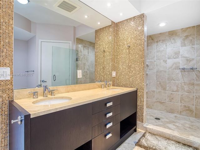 Продажа квартиры #1701 - фото 6765882