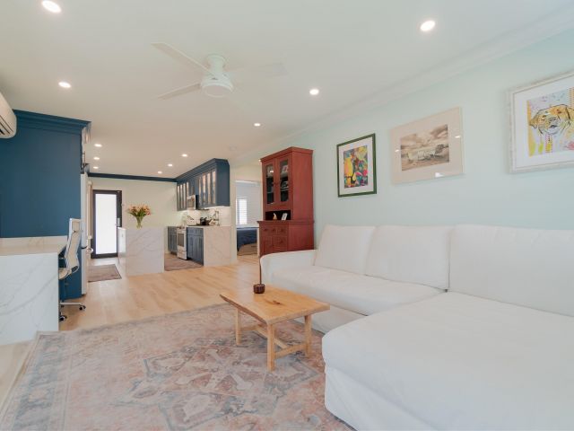 Продажа дома по адресу 301 S Swinton Avenue - фото 6771979