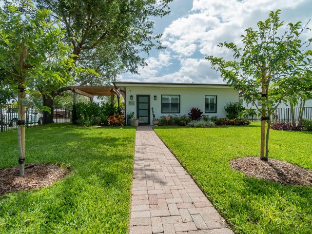 Продажа дома по адресу 301 S Swinton Avenue - фото 6771988