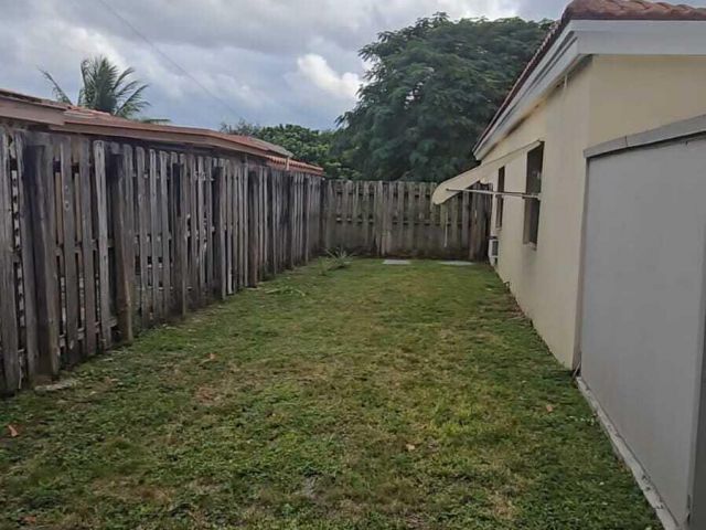 Продажа дома по адресу 1435 NE 182nd Street - фото 6764365