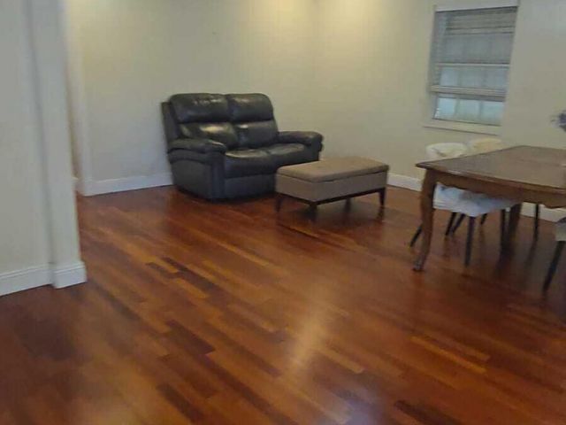 Продажа дома по адресу 1435 NE 182nd Street - фото 6764374