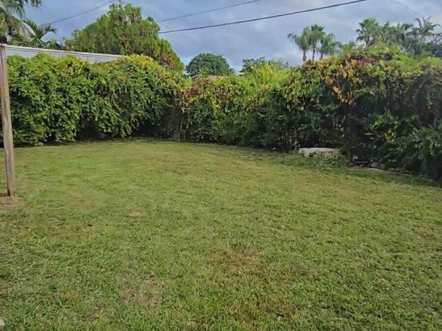 Продажа дома по адресу 1300 NE 182nd Street - фото 6764378