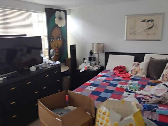 Продажа дома по адресу 1300 NE 182nd Street - фото 6764382