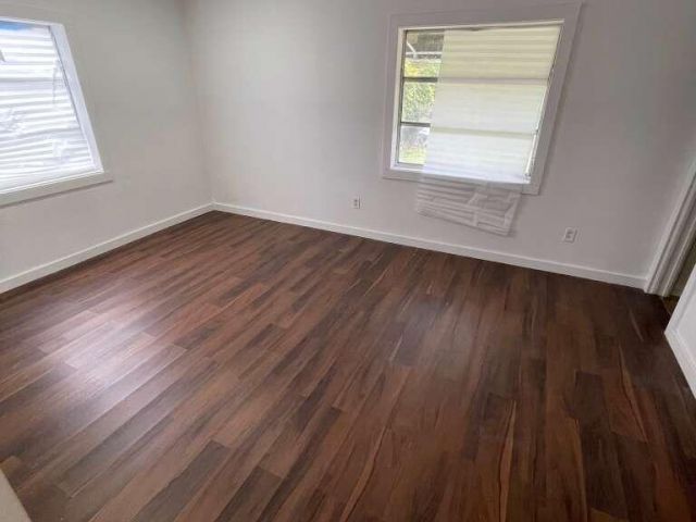 Продажа дома по адресу 1300 NE 182nd Street - фото 6764384