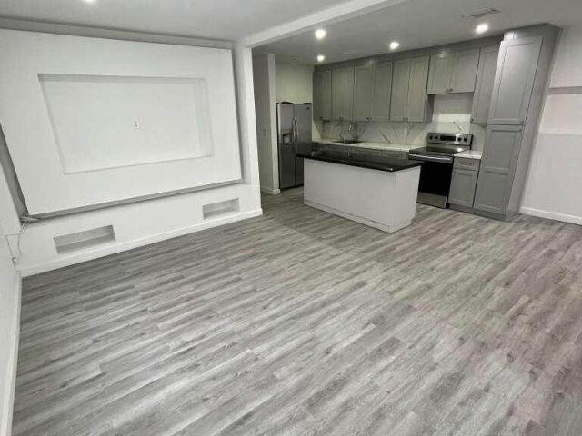 Продажа дома по адресу 1300 NE 182nd Street - фото 6764393