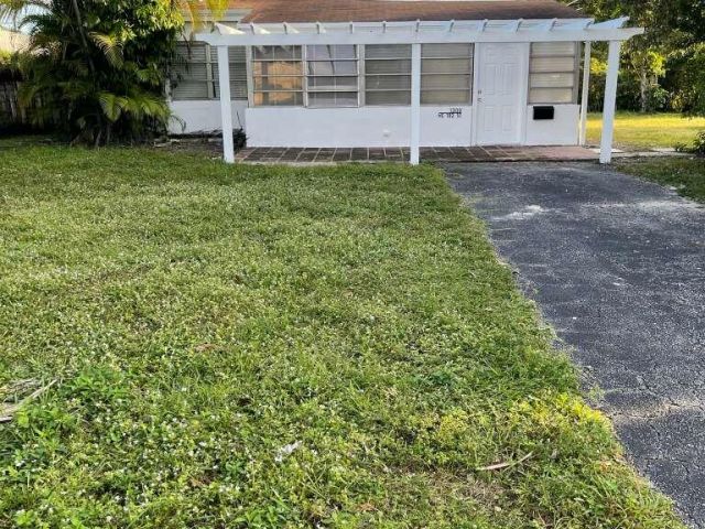 Продажа дома по адресу 1300 NE 182nd Street - фото 6764395