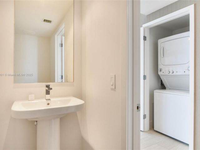 Продажа квартиры #R3206 - фото 6764477