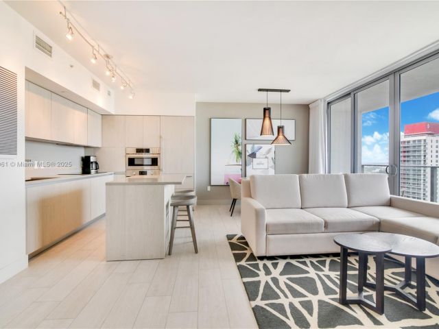 Продажа квартиры #R3206 - фото 6764484