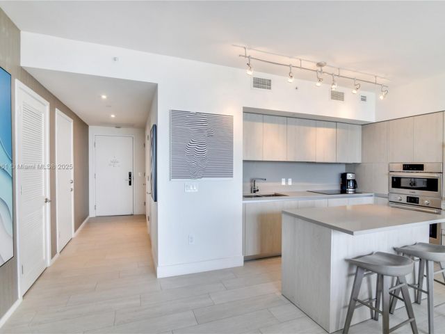 Продажа квартиры #R3206 - фото 6764488