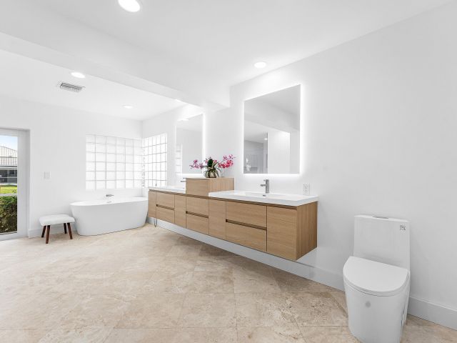 Продажа дома по адресу 1332 SW Tamarind Way - фото 6809053