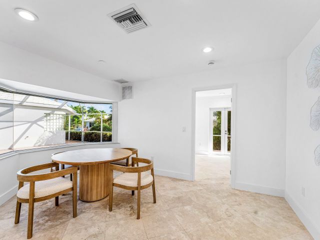 Продажа дома по адресу 1332 SW Tamarind Way - фото 6809056