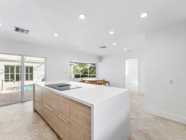 Продажа дома по адресу 1332 SW Tamarind Way - фото 6809057