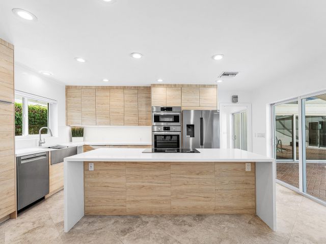 Продажа дома по адресу 1332 SW Tamarind Way - фото 6809059