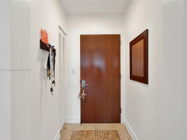 Продажа квартиры #2910 - фото 6769122