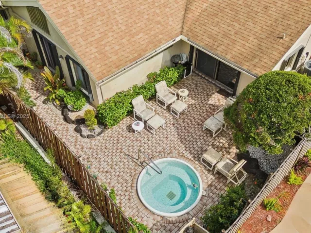 Продажа дома по адресу 7665 Sierra Dr W - фото 6792050