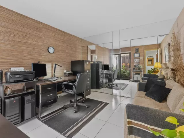 Продажа дома по адресу 7665 Sierra Dr W - фото 6792044