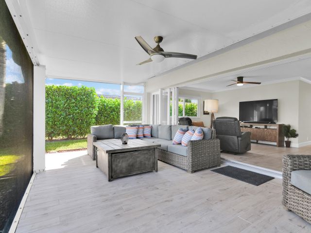 Продажа дома по адресу 14656 Country Side Lane - фото 6771989