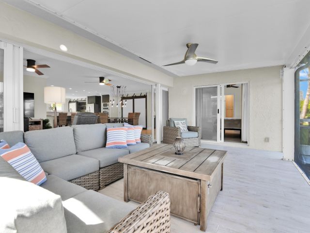 Продажа дома по адресу 14656 Country Side Lane - фото 6771990