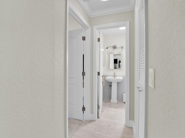 Продажа дома по адресу 14656 Country Side Lane - фото 6772001