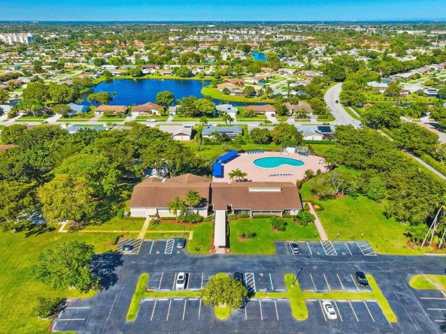 Продажа дома по адресу 14656 Country Side Lane - фото 6772005