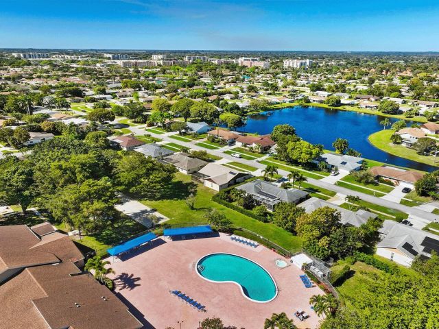 Продажа дома по адресу 14656 Country Side Lane - фото 6772006