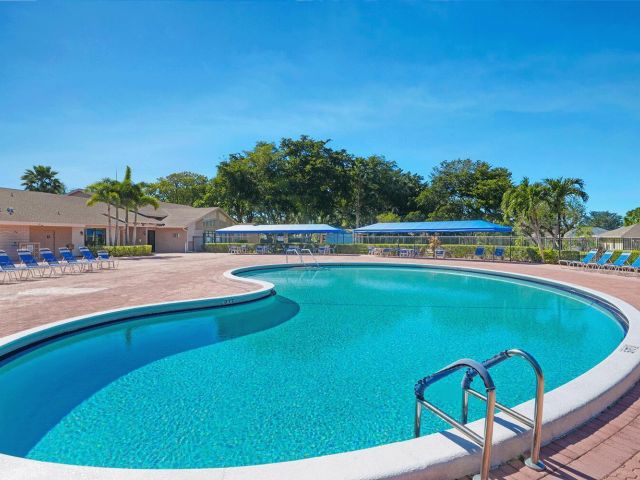 Продажа дома по адресу 14656 Country Side Lane - фото 6772007