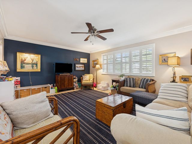 Продажа дома по адресу 2110 N 54th Avenue - фото 6809636