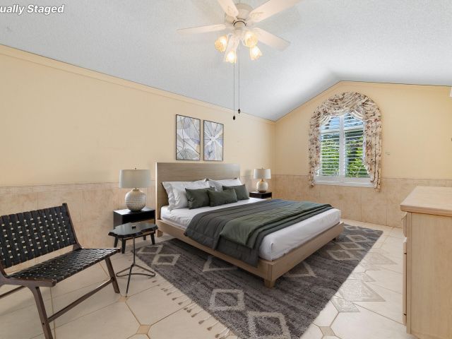 Продажа дома по адресу 2368 Saratoga Bay Drive - фото 6785976