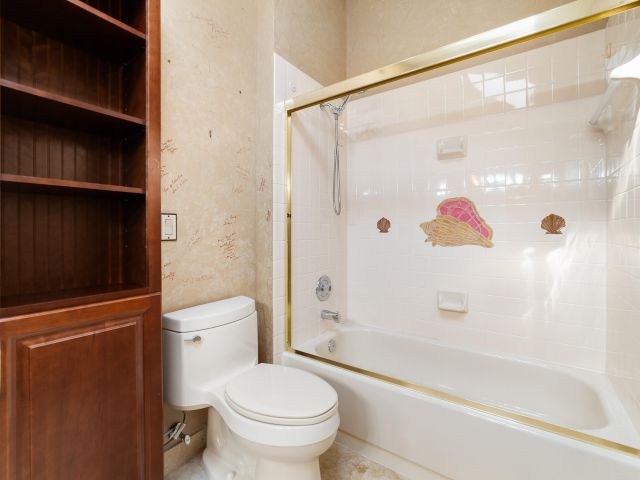 Продажа дома по адресу 2368 Saratoga Bay Drive - фото 6785977